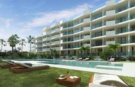 swimmimg-pool-modern-apartment-fuengirola